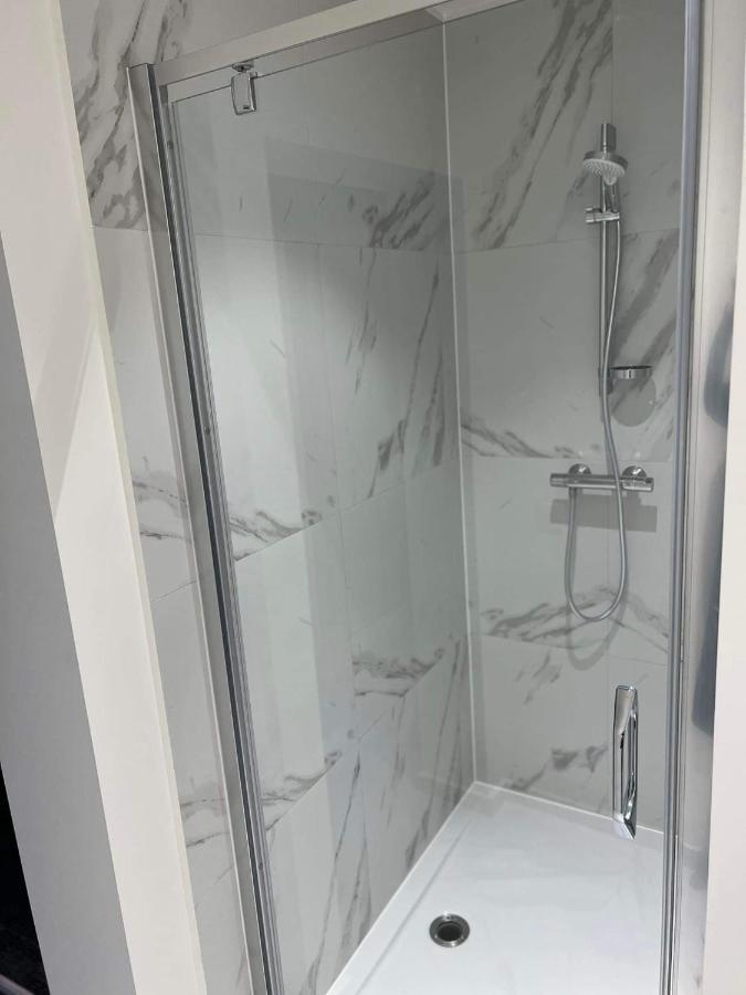 Nieuwe Kamer In Centrum Brugge Met Badkamer ! Kültér fotó