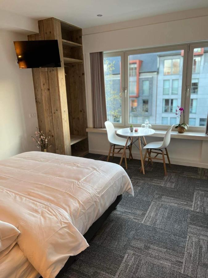 Nieuwe Kamer In Centrum Brugge Met Badkamer ! Kültér fotó